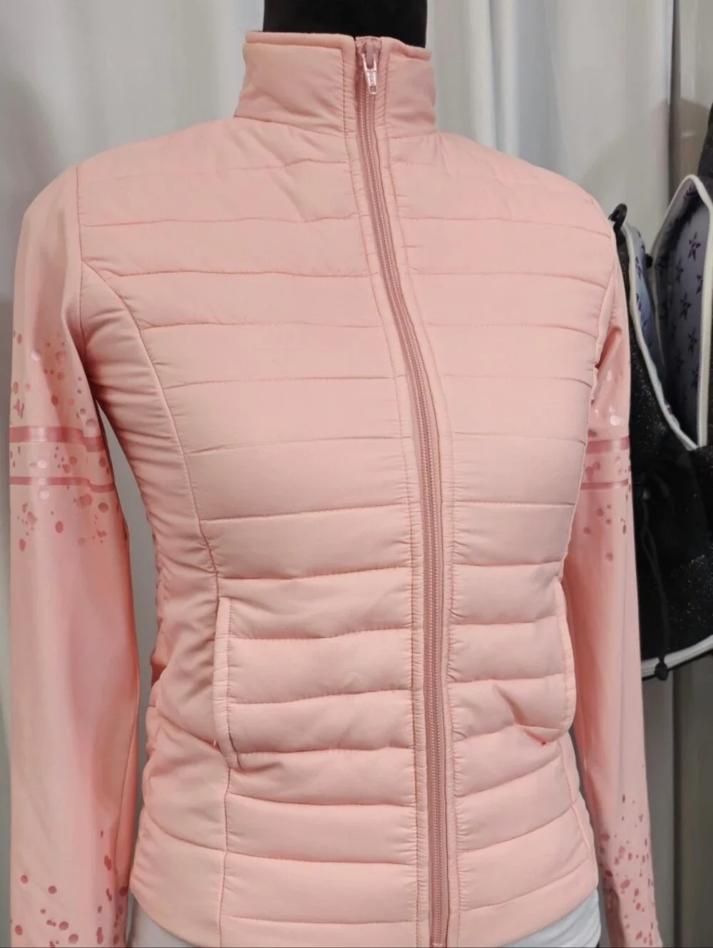⭐️ REBEL ⭐️ Make Your Mark ~ Lightweight puffer Warm Up Jacket 🩷🩷🩷❄️🍂